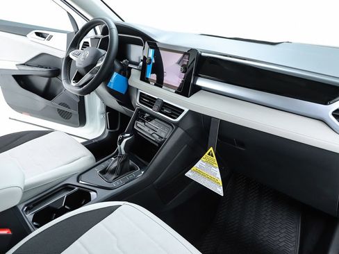 New 2026 Volkswagen Taos SE image 69