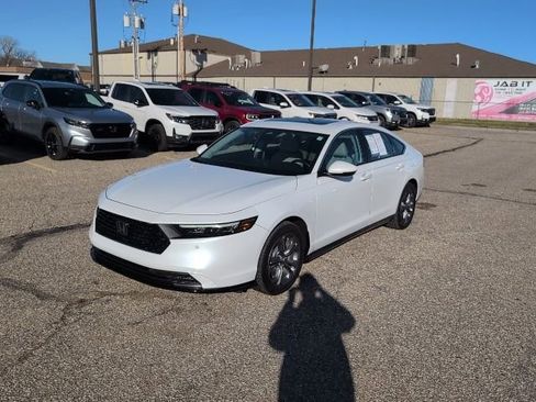 Used 2023 Honda Accord EX-L image 14