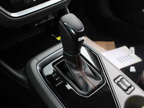 New 2025 Subaru Crosstrek 2.5i Limited w/ Popular Package #3A image 24