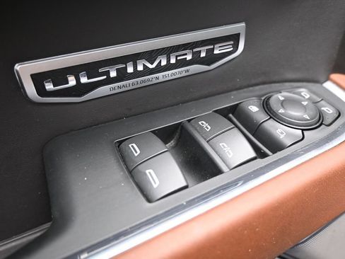 Used 2023 GMC Sierra 1500 Denali Ultimate AWD/4WD image 11