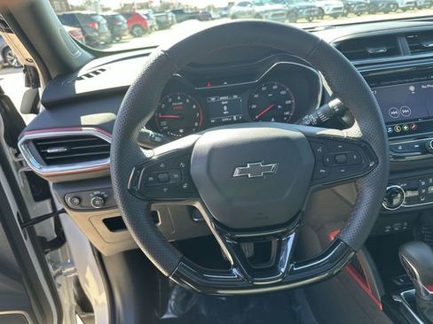 Used 2023 Chevrolet TrailBlazer RS w/ Sun and Liftgate Package image 14
