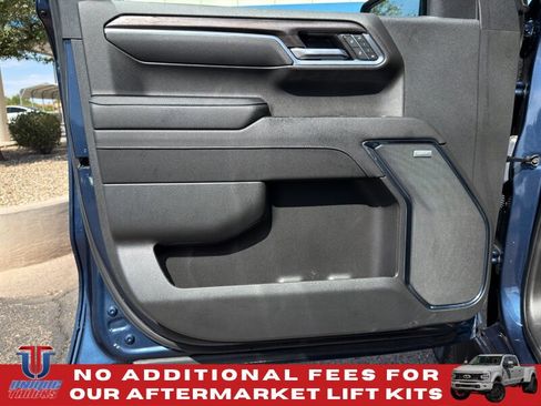 Used 2023 Chevrolet Silverado 1500 LTZ w/ LTZ Convenience Package II AWD/4WD image 19