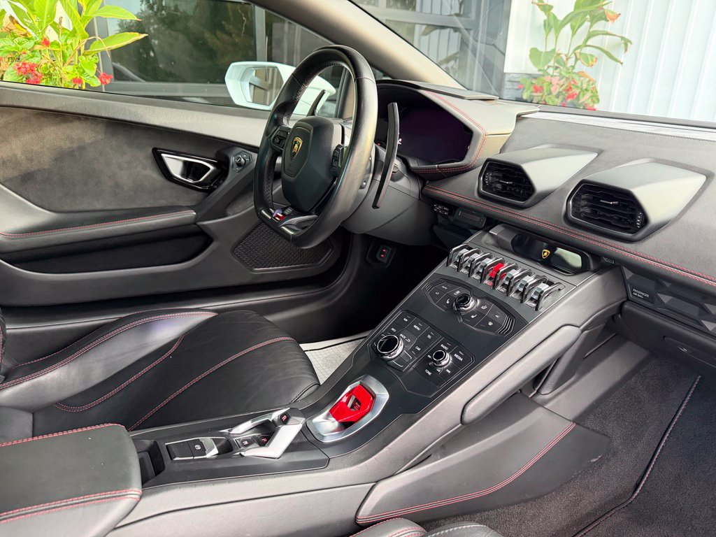 Used 2016 Lamborghini Huracan LP 610-4 AWD/4WD image 16