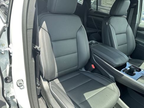 New 2026 Buick Enclave Preferred w/ Power Package FWD image 31