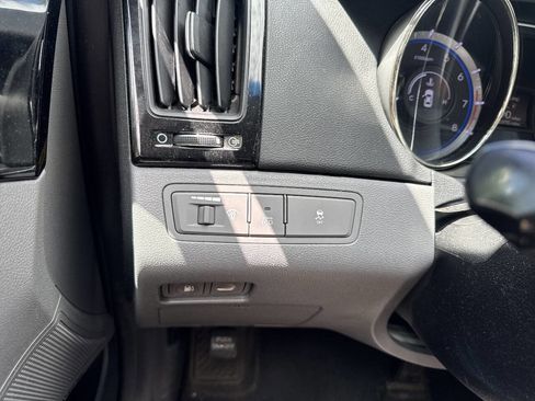 Used 2013 Hyundai Sonata Limited w/ Premium Pkg FWD image 29