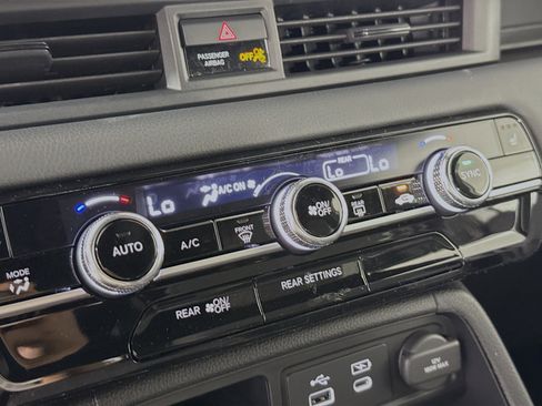 New 2025 Honda Pilot Sport image 17