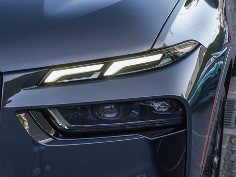 New 2026 BMW X7 M60i AWD/4WD image 8