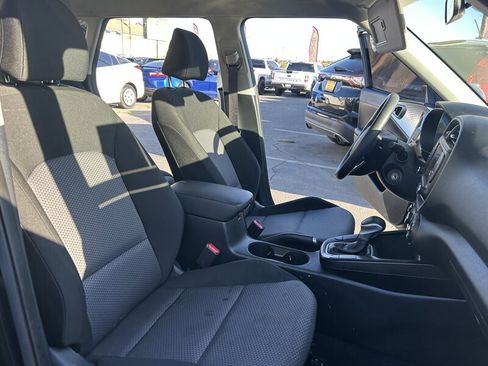 Used 2023 Kia Soul LX image 24