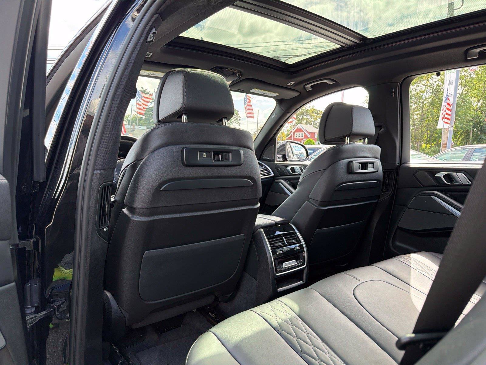 Used 2022 BMW X5 M50i w/ Executive Package AWD/4WD image 23