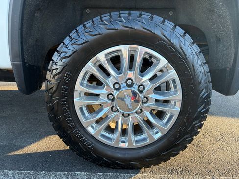 Used 2020 Chevrolet Silverado 2500 High Country w/ Z71 Off-Road Package image 18