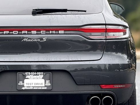 Used 2021 Porsche Macan S image 16