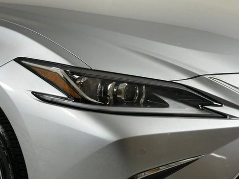 Certified 2025 Lexus ES 300h w/ Premium Package FWD image 16