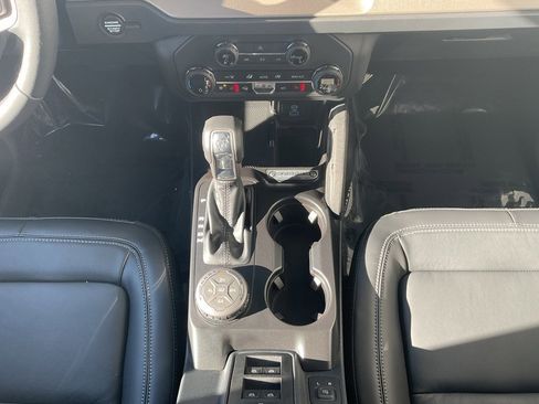 New 2025 Ford Bronco Outer Banks w/ Sasquatch Package image 15