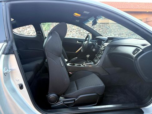 Used 2013 Hyundai Genesis 2.0T image 13