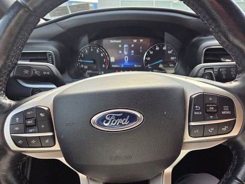 Used 2021 Ford Explorer XLT w/ Equipment Group 202A image 6