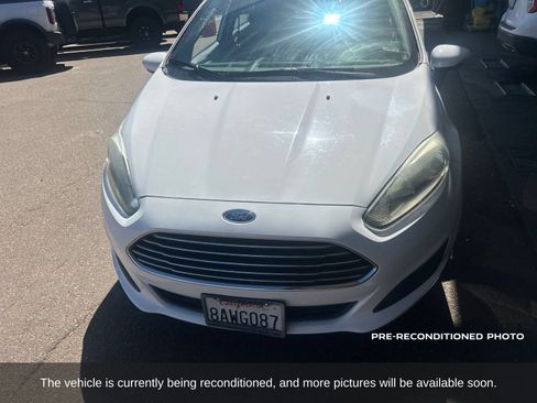 Used 2015 Ford Fiesta SE FWD image 4