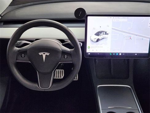 Used 2022 Tesla Model Y Performance image 24