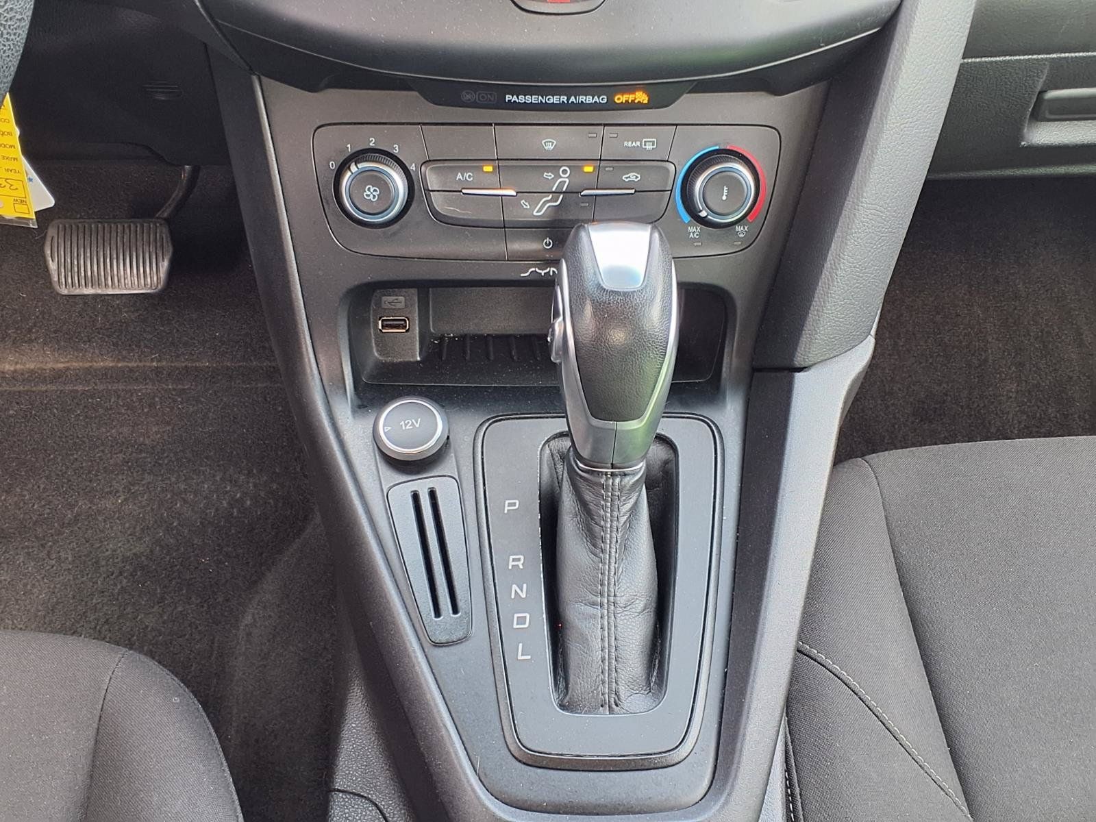 Used 2015 Ford Focus SE FWD image 7