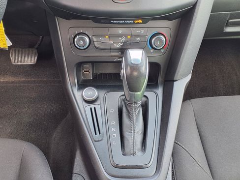 Used 2015 Ford Focus SE FWD image 7