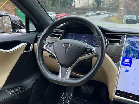 Used 2016 Tesla Model S 70 image 14