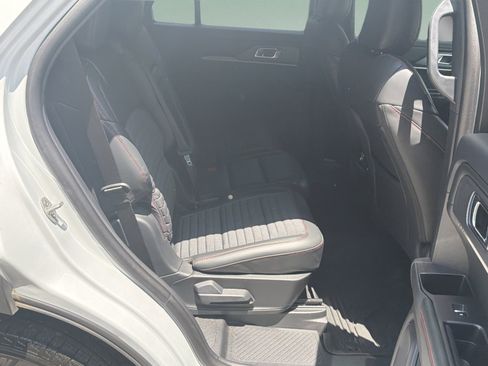 Used 2026 Ford Explorer ST-Line RWD image 19