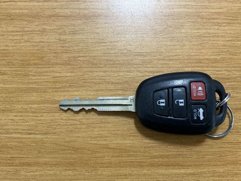 Used 2015 Toyota Corolla S image 38