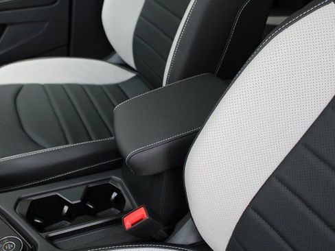 New 2025 Volkswagen Taos SEL AWD/4WD image 19