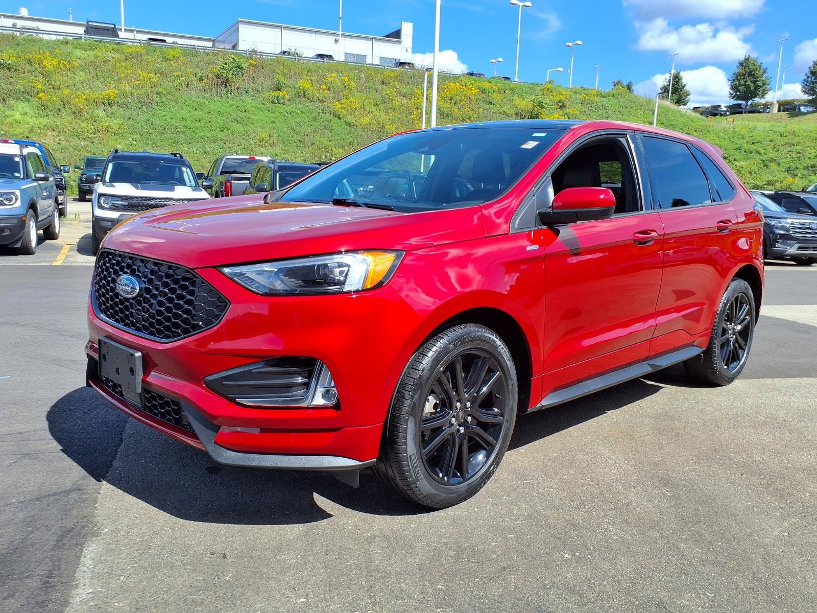 Certified 2023 Ford Edge ST-Line AWD/4WD image 3