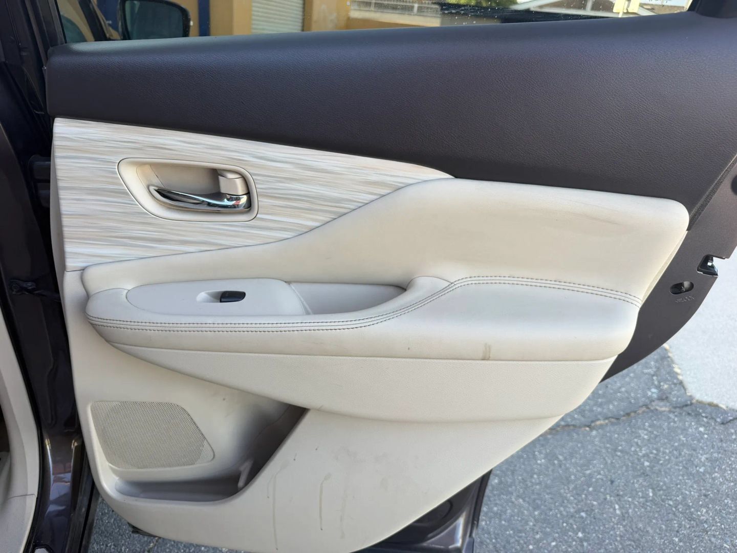 Used 2015 Nissan Murano S FWD image 17