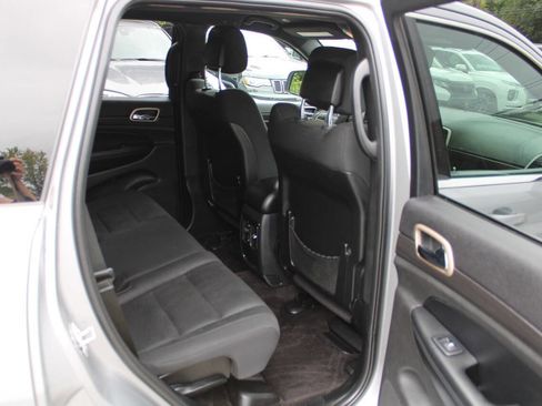 Used 2017 Jeep Grand Cherokee Laredo w/ Quick Order Package 23E image 27