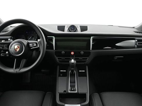 New 2025 Porsche Macan image 9