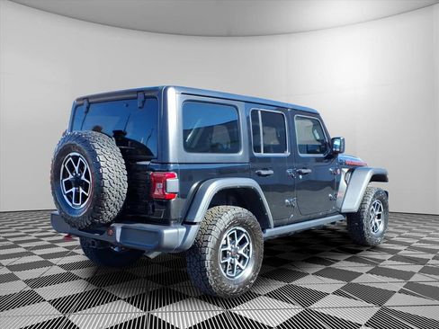 Used 2024 Jeep Wrangler Unlimited Rubicon AWD/4WD image 6