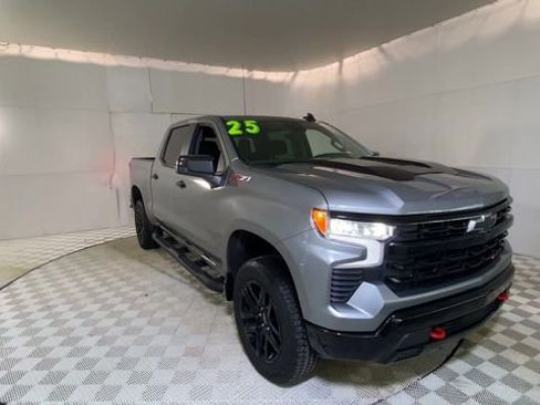 Used 2025 Chevrolet Silverado 1500 LT Trail Boss w/ Convenience Package II image 5