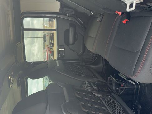 Used 2019 Jeep Wrangler Unlimited Rubicon image 17