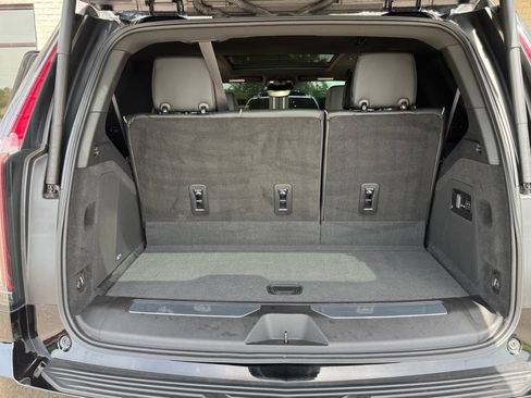 Used 2023 Cadillac Escalade Premium Luxury AWD/4WD image 44