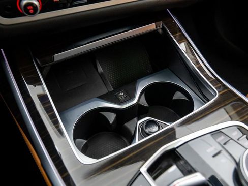 Certified 2025 BMW X7 xDrive40i w/ Premium Package image 31