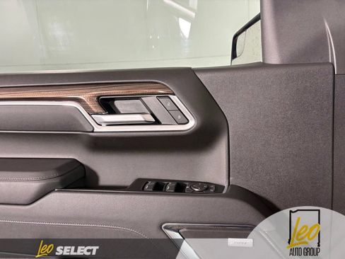 Used 2026 Chevrolet Silverado 1500 LT Trail Boss w/ Convenience Package II AWD/4WD image 17