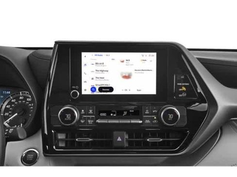 Used 2023 Toyota Highlander LE image 13