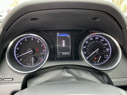 Used 2020 Toyota Camry LE image 20