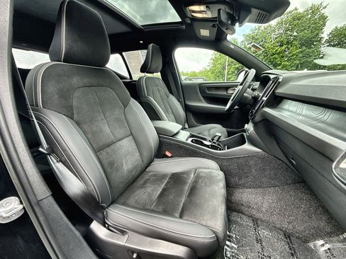 Used 2023 Volvo XC40 Recharge Plus AWD/4WD image 25