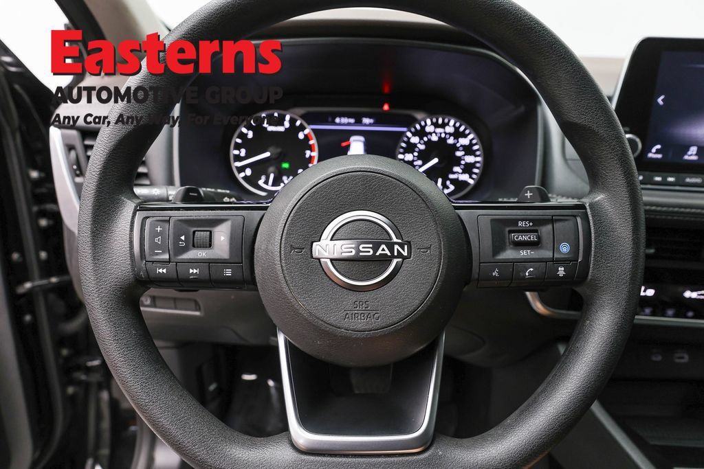 Used 2023 Nissan Rogue SV AWD/4WD image 12