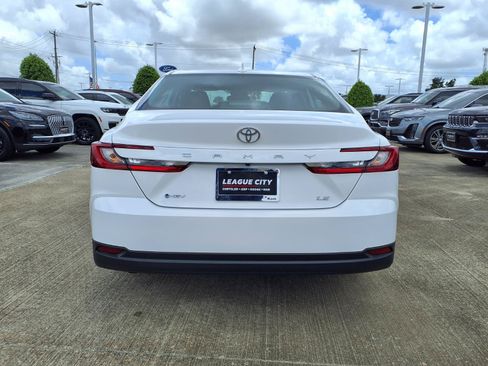 Used 2026 Toyota Camry LE FWD image 6