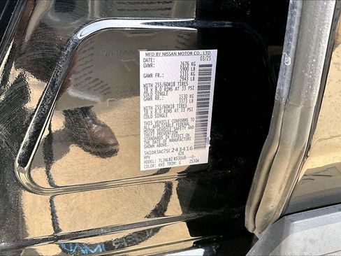 Used 2025 Nissan Pathfinder S AWD/4WD image 19