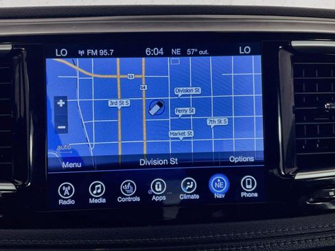 Used 2017 Chrysler Pacifica Limited w/ UConnect Theater Package FWD image 21