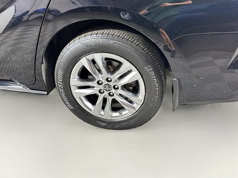 Used 2022 Toyota Sienna XLE Woodland Edition AWD/4WD image 27