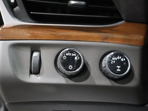 Used 2020 Cadillac Escalade Premium Luxury image 41