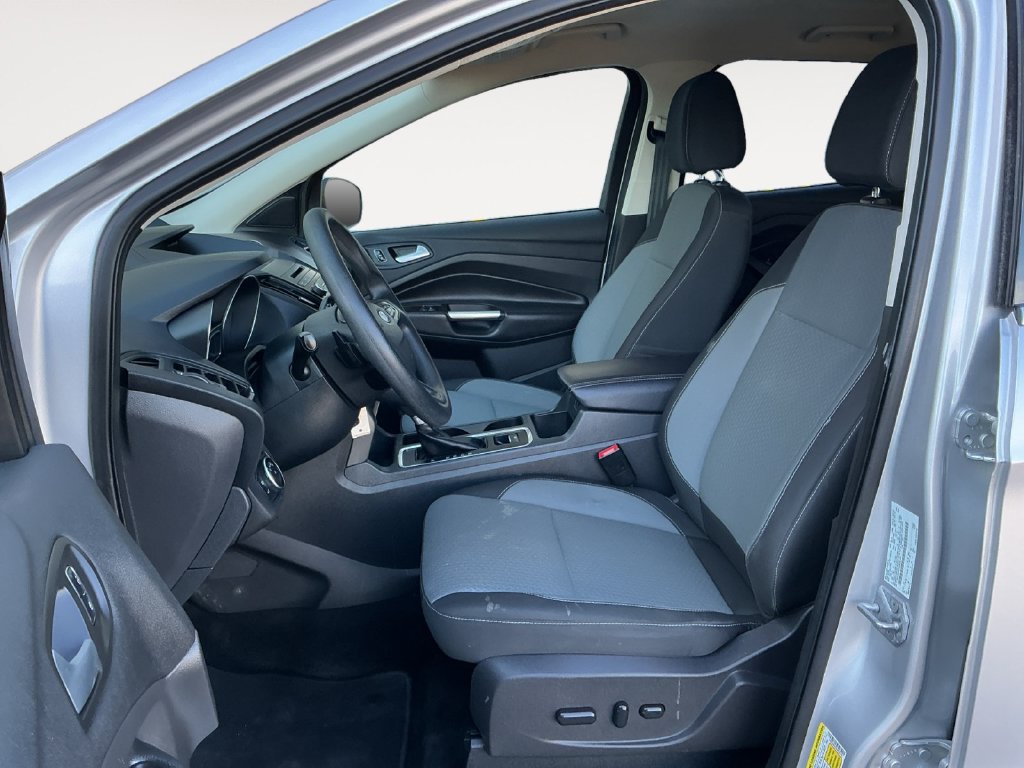 Used 2017 Ford Escape SE AWD/4WD image 16