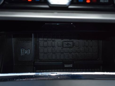 Used 2023 Ford Expedition Max XLT image 33