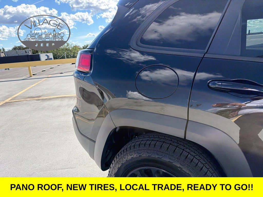 Used 2022 Jeep Cherokee Latitude w/ Sun & Sound Group AWD/4WD image 22