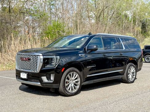 Used 2023 GMC Yukon XL Denali w/ Max Trailering Package AWD/4WD image 3